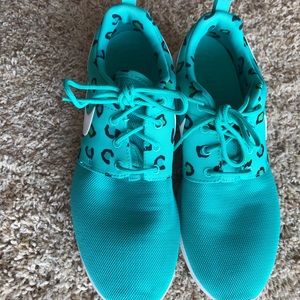 Women Nike shoes ..$$45.00 shipped